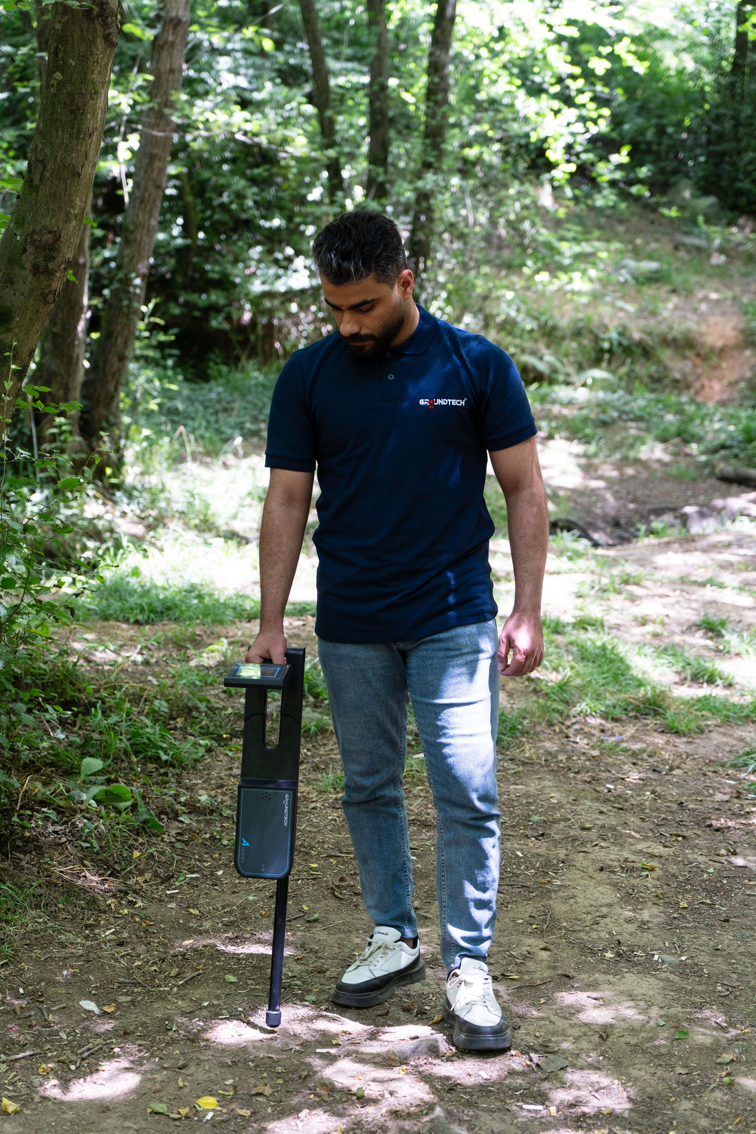 Step-by-Step Guide to Using Professional Metal Detectors