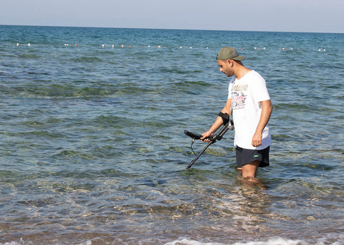 NOKTA | MAKRO The Legend Waterproof Metal Detector with 11" DD Search Coil